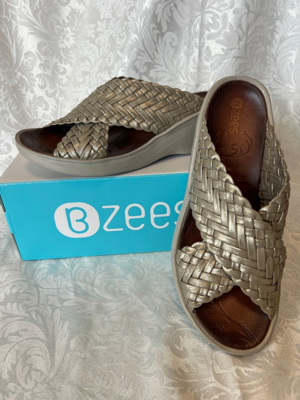 Bzees Woven Silver Metallic Slip On Slide Sandals - Champagne - Sz 9